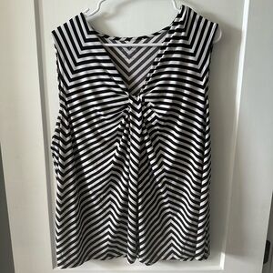 Apt. 9 Essentials Black and White Chevron Blouse